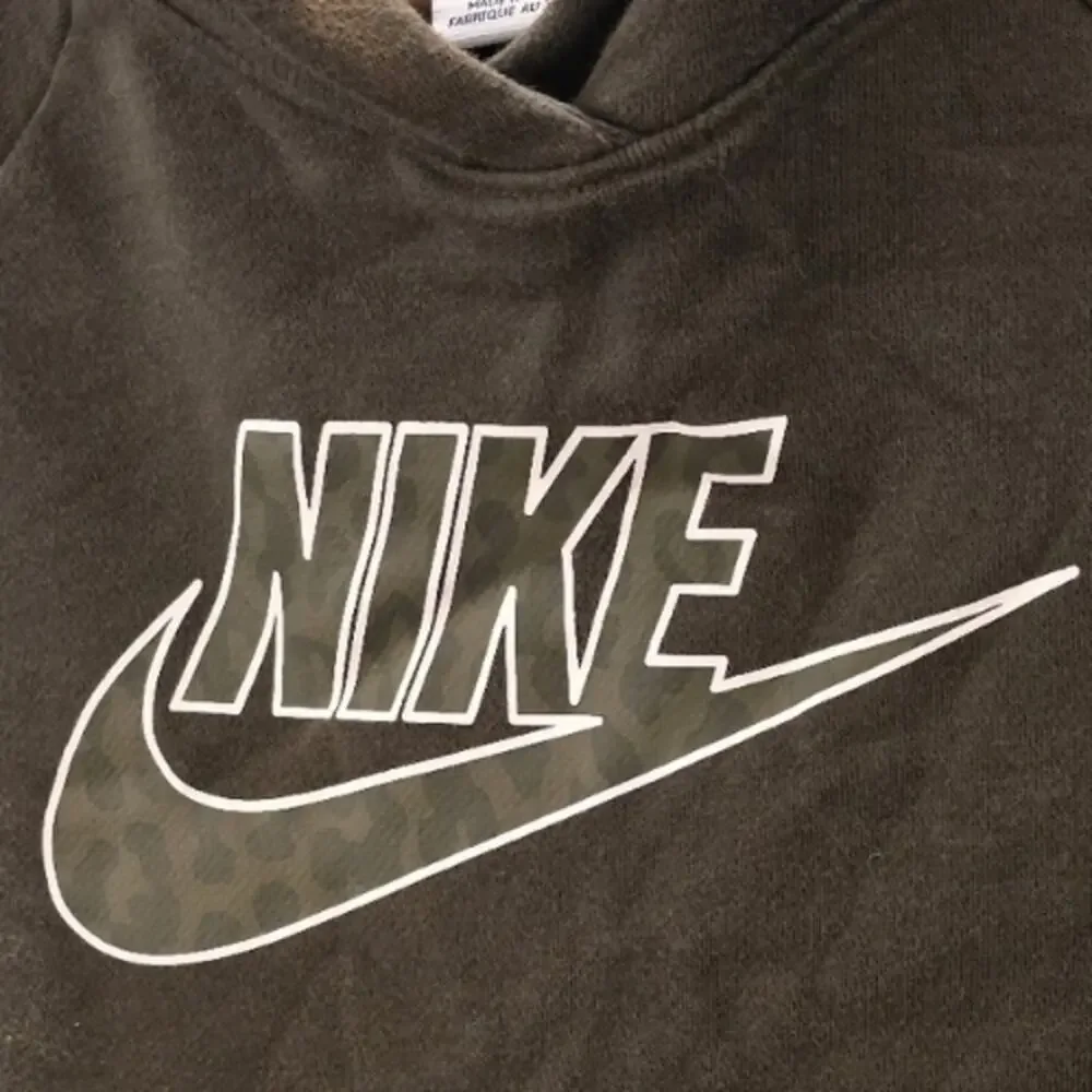 Nike Sportswear Essential Women's Pullover Hoodie in Olive EUC Size Medium